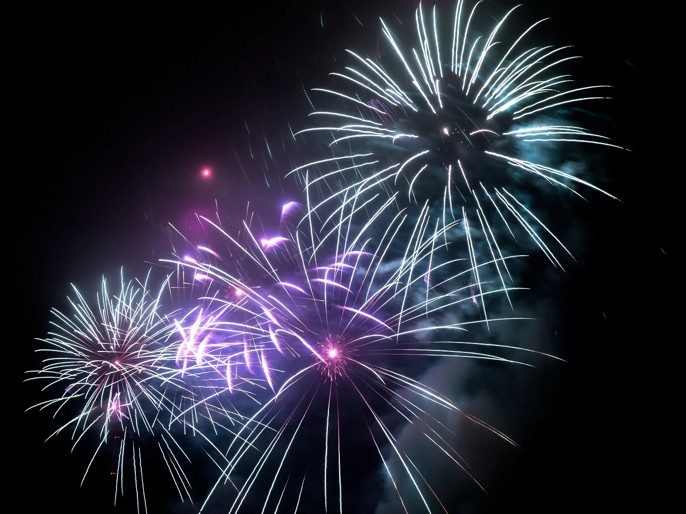 Feuerwerk am Nachthimmel